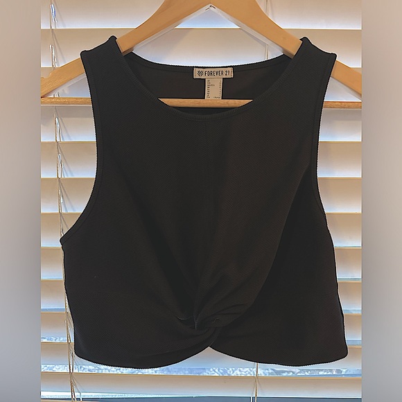 Textured Crop Top/Work-Out Crop - Picture 4 of 5